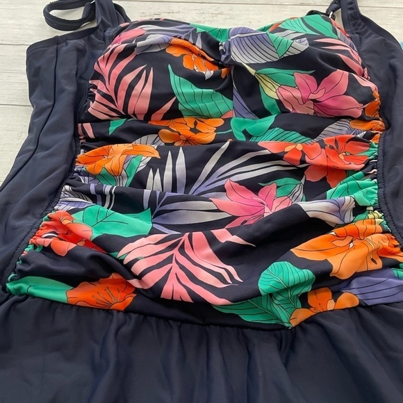 Swim Solutions Women's Colorblocked Tummy-Control Swimdress shirred front 14 - Picture 10 of 11